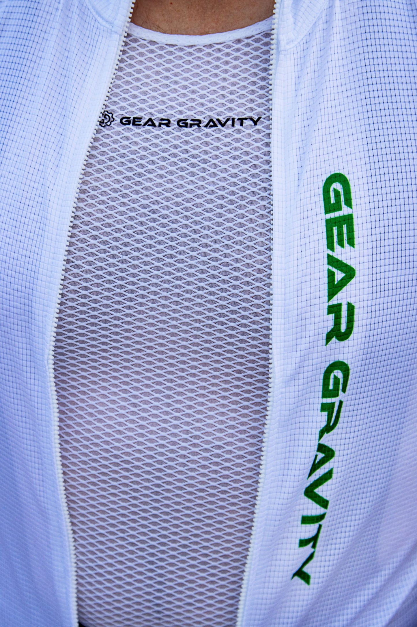 Premium Design and Construction - Elastic gripper along back hem. 
High Quality Fabric - Engineered for performance and durability. Premium Italian fabric blend.
Designed for a close fit - If you prefer looser fit, size up.
Moisture Wicking & Breathable - Premium polyester blend fabric to achieve optimal moisture wicking, quick drying, and flexibility.
High quality YKK tooth zipper.
Durable & light weight.
3 rear pockets with reflector at middle pocket.
Machine Washable - recommend line dry to preserve elas