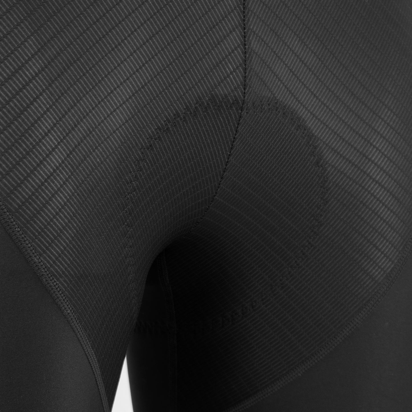 vented front panel to keep fresh and help maintain endurance. 