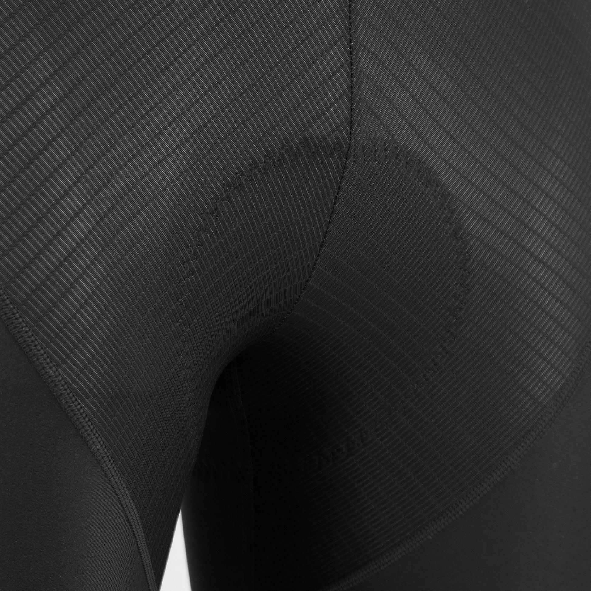 vented front panel to keep fresh and help maintain endurance. 