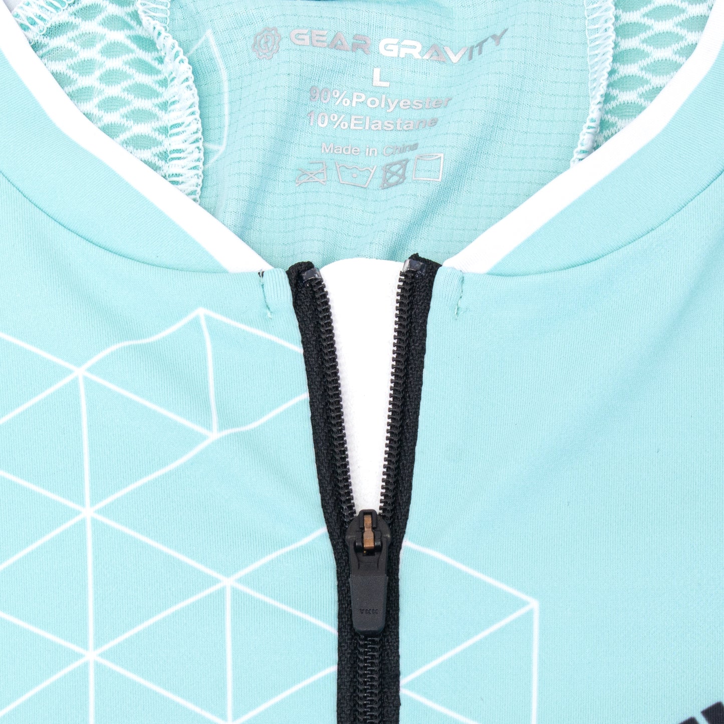 Lightweight fabrics with high and low air pass are used to create the elite fit and feel for this jersey. Soft touch low air pass fabric is used on the front while the back boasts mesh venting with sleek high air pass fabric.&nbsp;

Moisture wicking – keeps you cool and dry
Lightweight fabrics – engineered for breathability and durability
Machine wash – for ease of care
Top zipper guard– concealed guard for comfort
3 rear pockets – deep pockets, load up for the ride